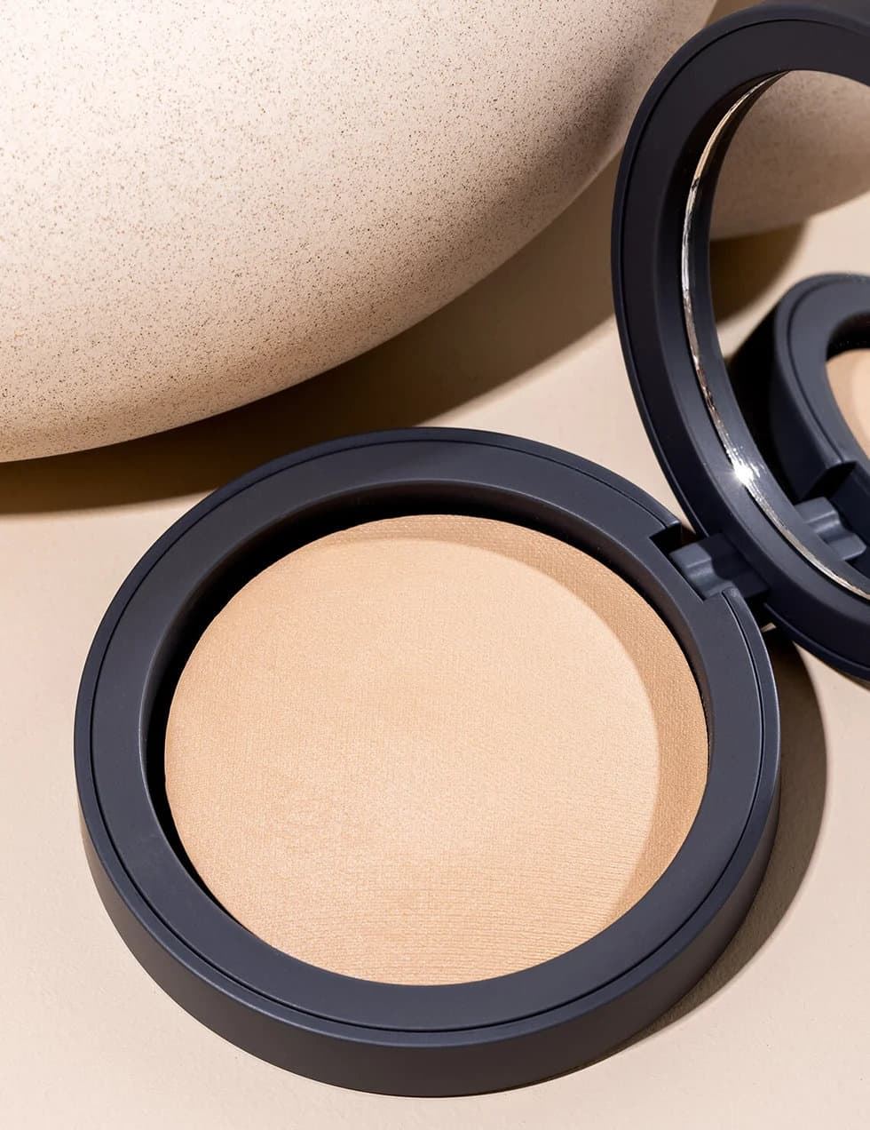 Base de Maquillaje Mineral Compacta Inika Organic - Imagen 2